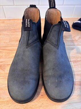 Blundstones size 6.5 AU